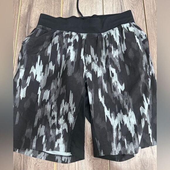 Lululemon T.H.E. Shorts  9" - Picture 1 of 4